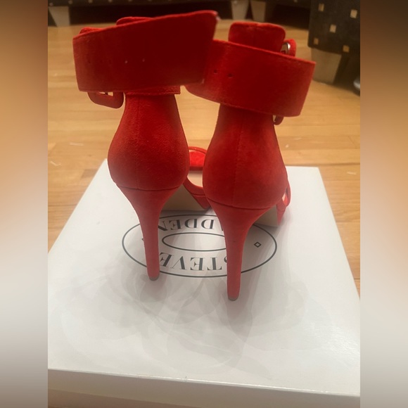 Red Steve Madden Heels Suede - Picture 10 of 10